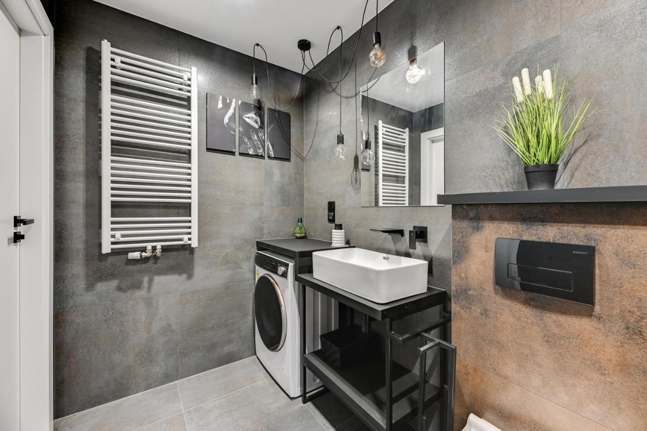 Dom & House - Apartments Angielska Grobla グダニスク エクステリア 写真